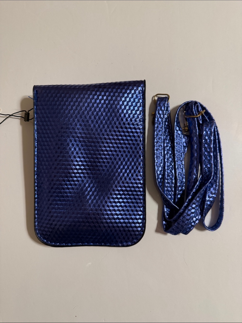 Metallic Blue Crossbody Pouch/Bag with Strap, Gold Lock and 2 Compartments - Picture 2 of 6